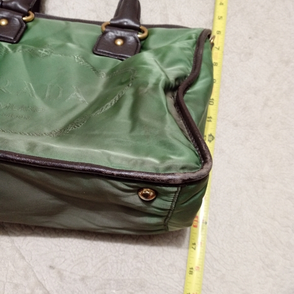 Prada Green Handbag purse - Picture 8 of 13